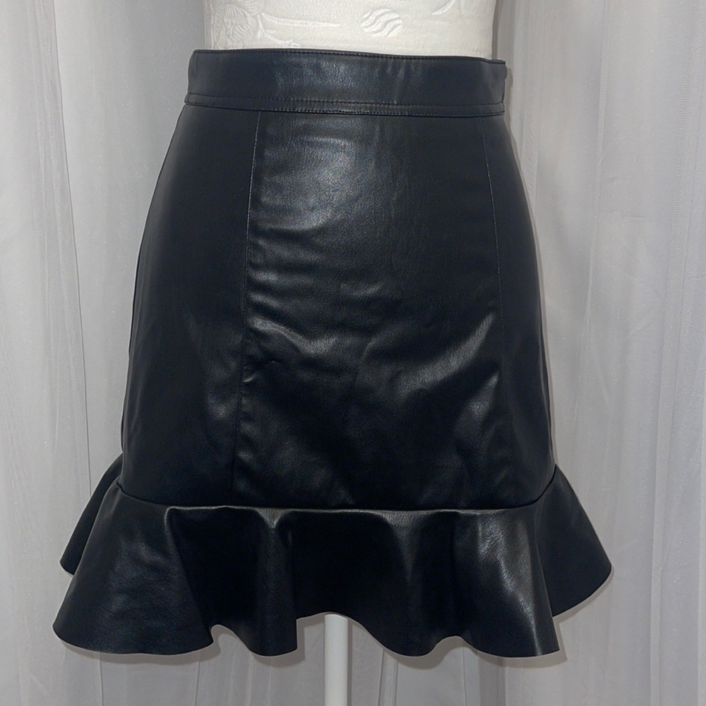 NWT Divided by H&M Faux Leather Ruffle Mini Skirt. Size 2 Fully Lined